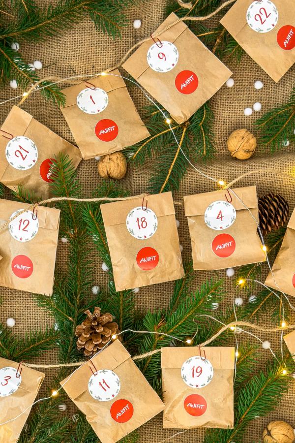 Adventskalender mit Tüten